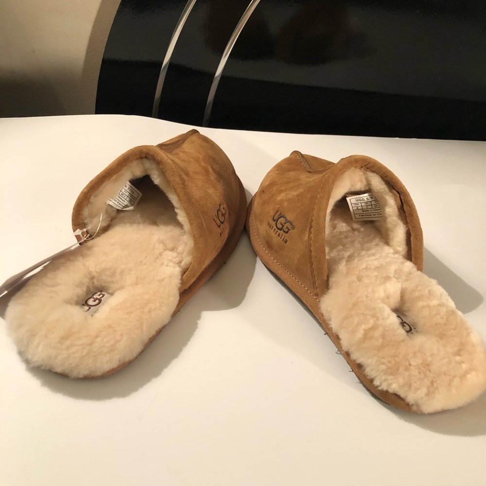 Ugg slippers - Picture 2 of 5